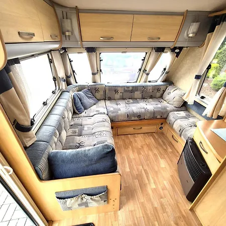 Karavan Na Samote U Lesa * Zamrsky