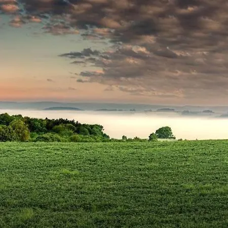 Karavan Na Samote U Lesa Glamping Zamrsky